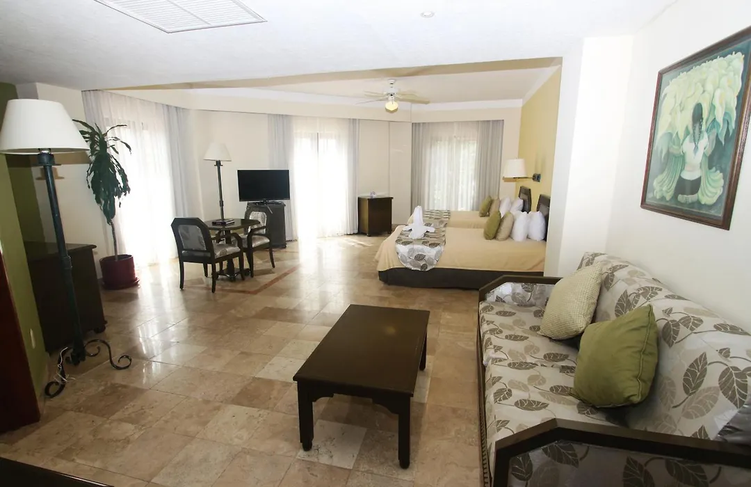 Hotel Los Itzaes By 5Th Av-1